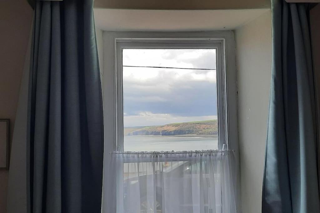 Вілла Arvonia Sleeps 7, Sea Views, Dog Friendly Нью-Кі Екстер'єр фото