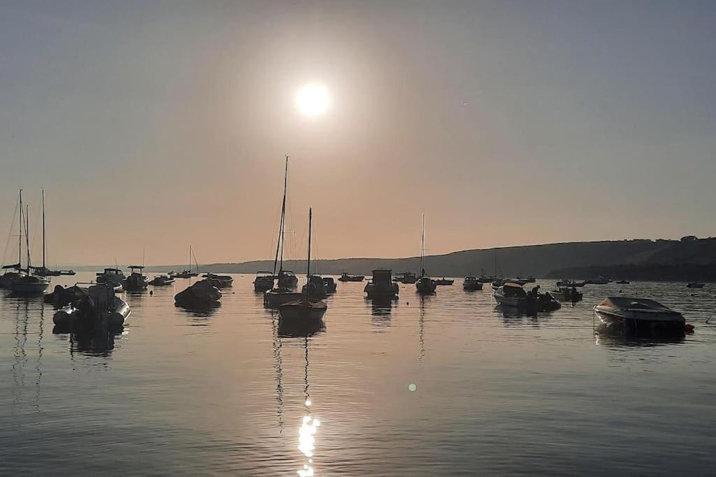 Вілла Arvonia Sleeps 7, Sea Views, Dog Friendly Нью-Кі Екстер'єр фото